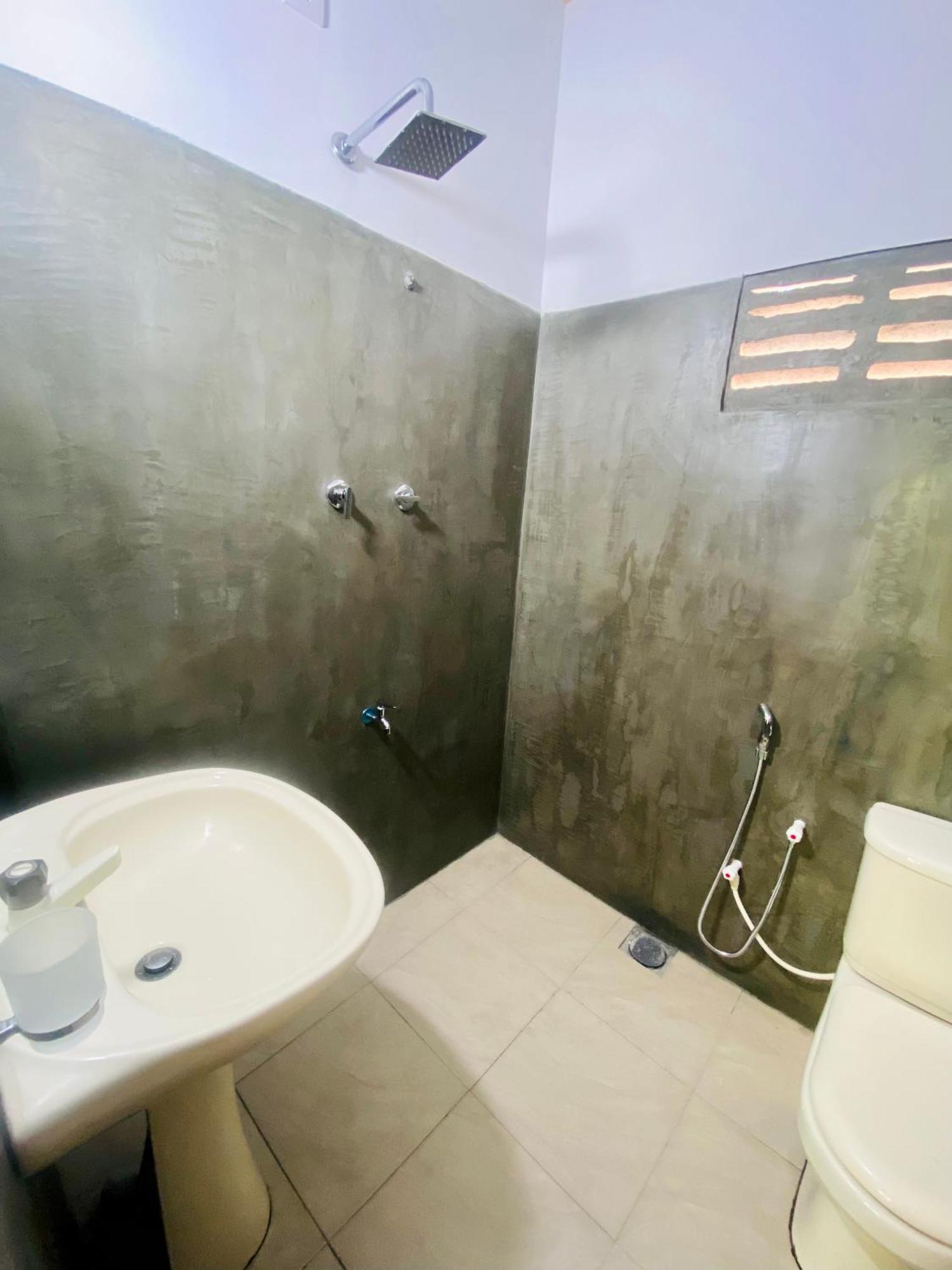 Jungle Beach Inn Unawatuna Bagian luar foto