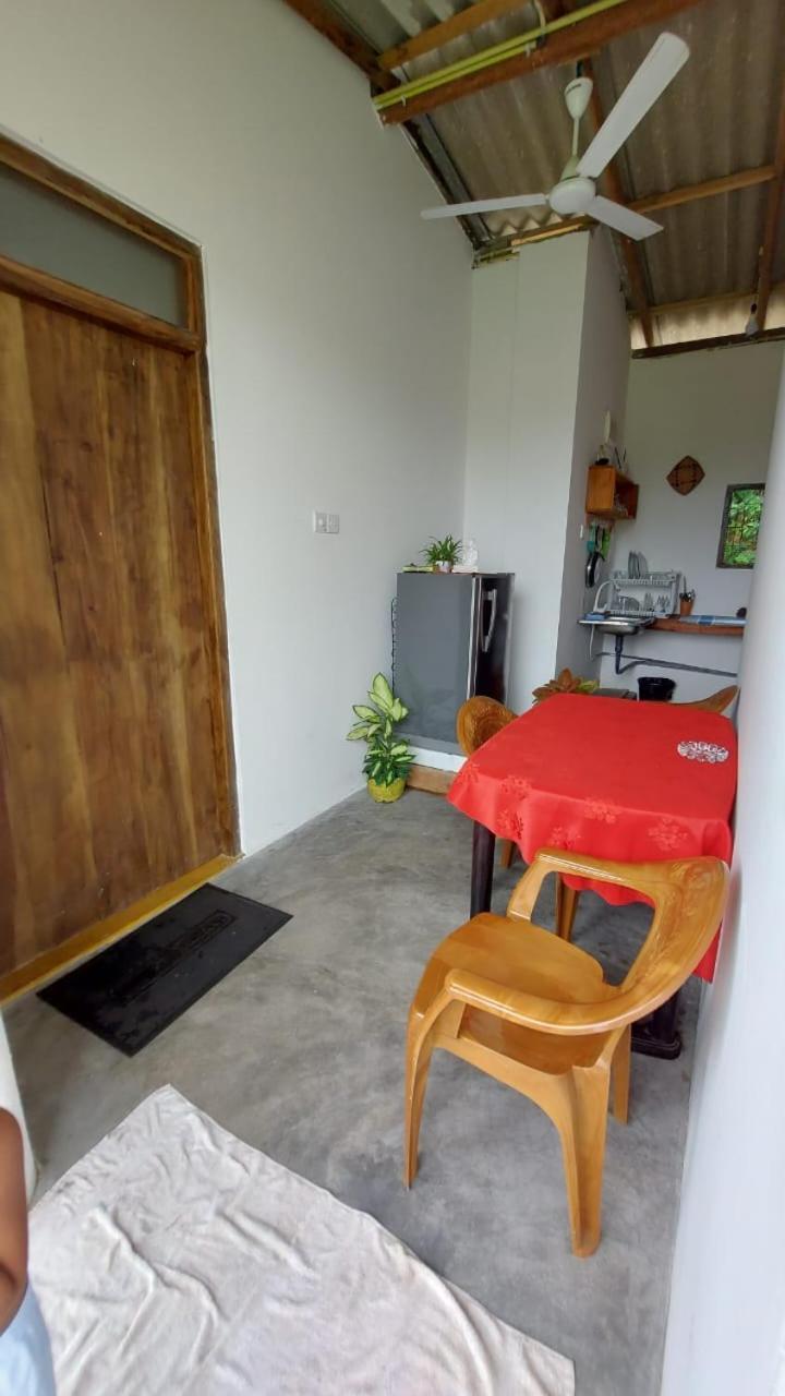 Jungle Beach Inn Unawatuna Bagian luar foto